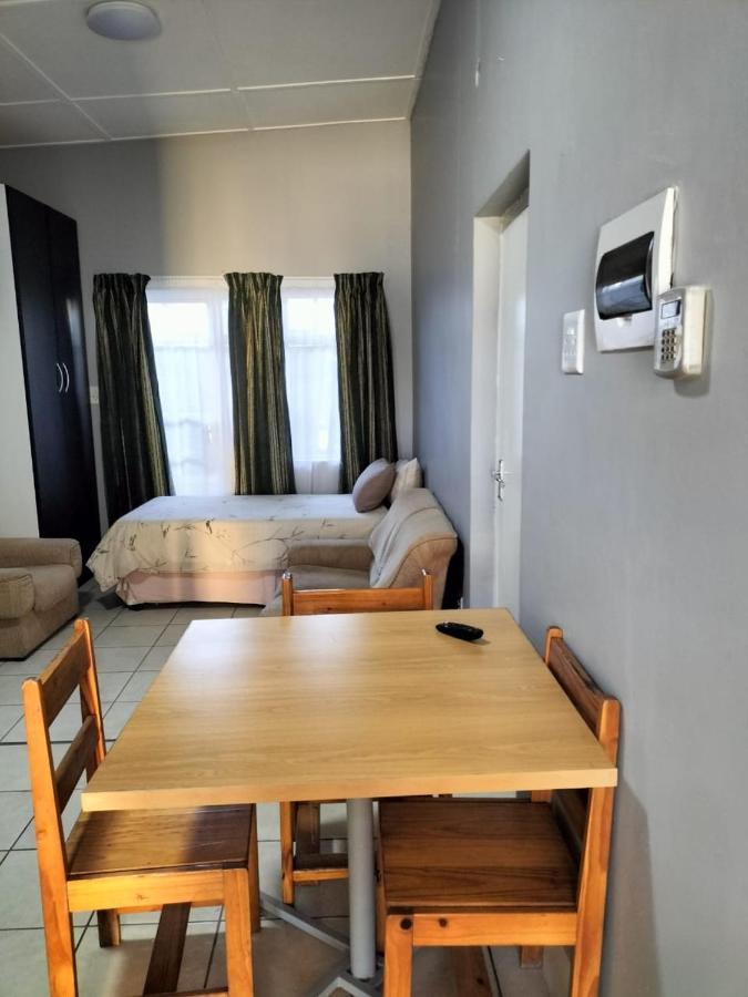 Port Elizabeth Apartment Exteriör bild