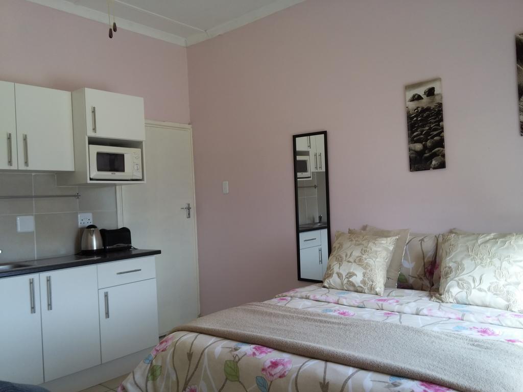 Port Elizabeth Apartment Exteriör bild
