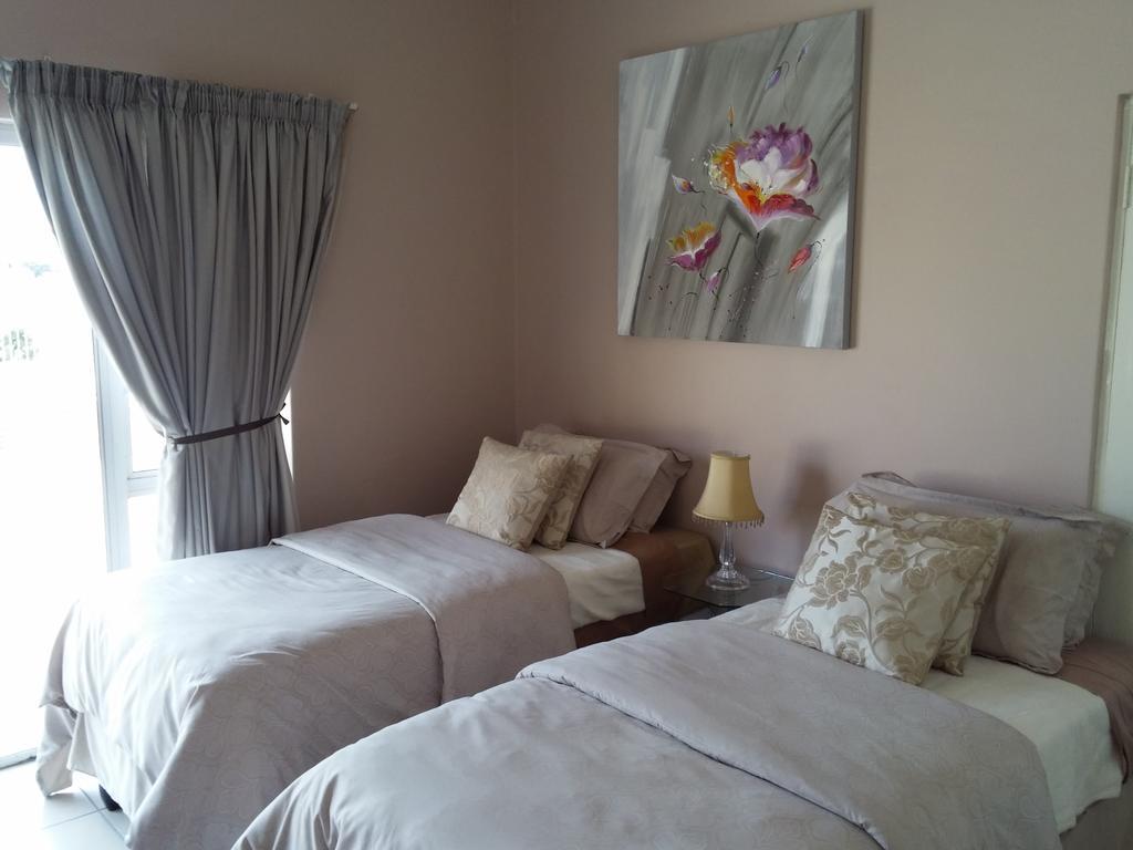 Port Elizabeth Apartment Exteriör bild